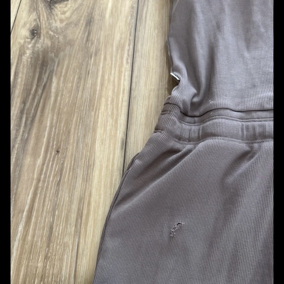 Vuori women’s pose scoop Jumpsuit size medium - Picture 5 of 6
